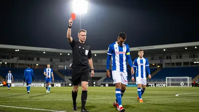 Västerås överraskar Halmstads BK i målstark start – 3‑1 förlust